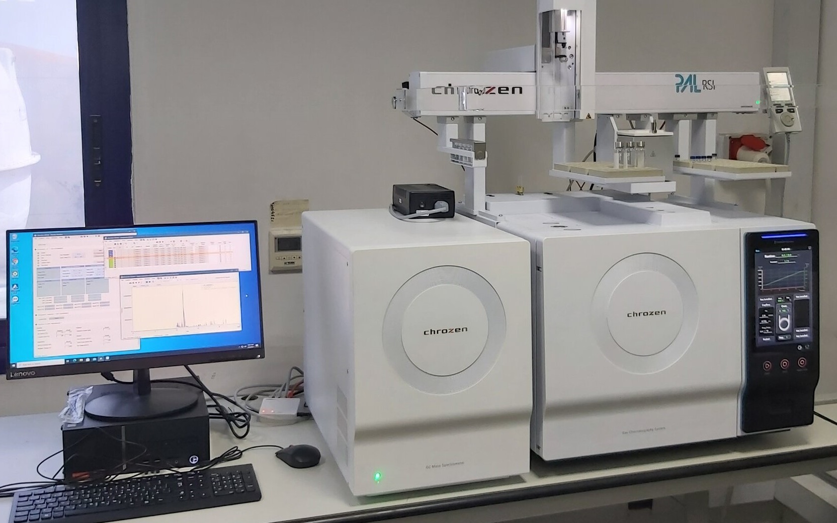 Analytical - MAIN PHOTO